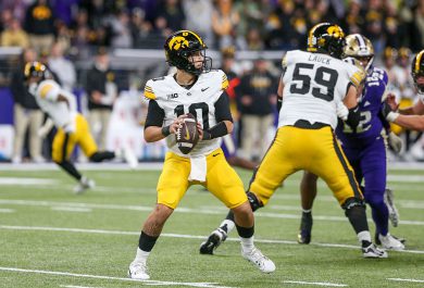 NCAAF picks 10/31: Wisconsin Badgers @ Iowa Hawkeyes